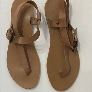 New Alvaro Gonzalez sandals.One foot is 40 & other is 41..fits the same to me.